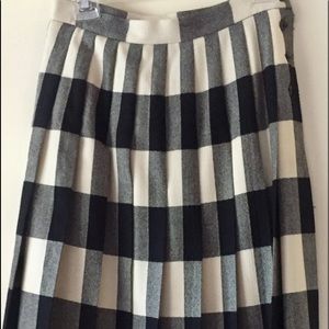 Jaeger Black & White Plaid Pleated Skirt 100% wool
